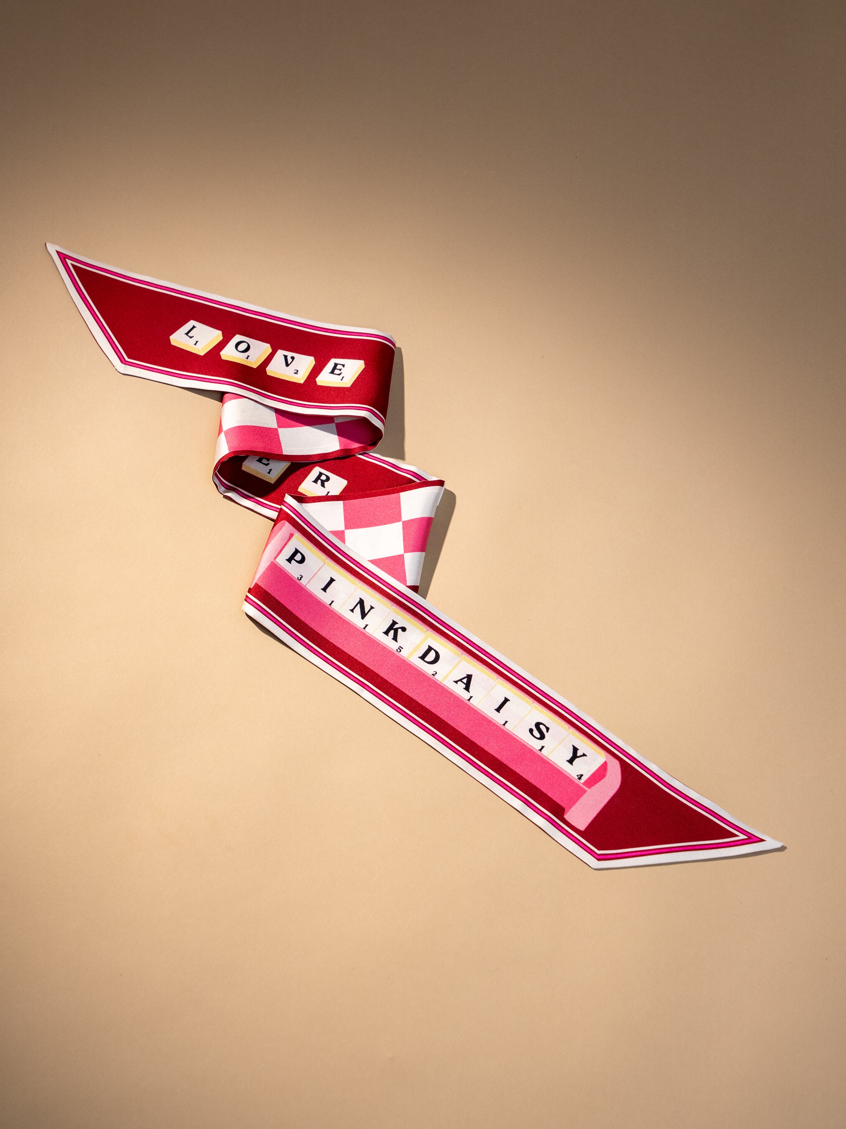 Love Letters by Pink Daisy – Eleganter Seiden-Twilly für zeitlose Looks